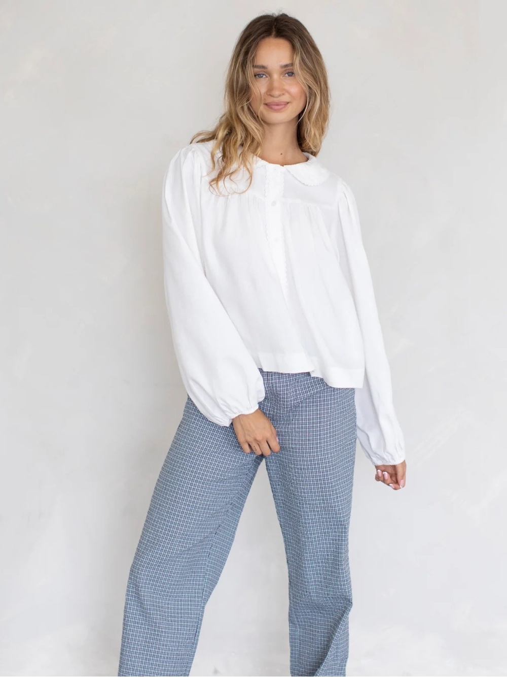 White Peter Pan Collar Blouse - Picture 2 of 5
